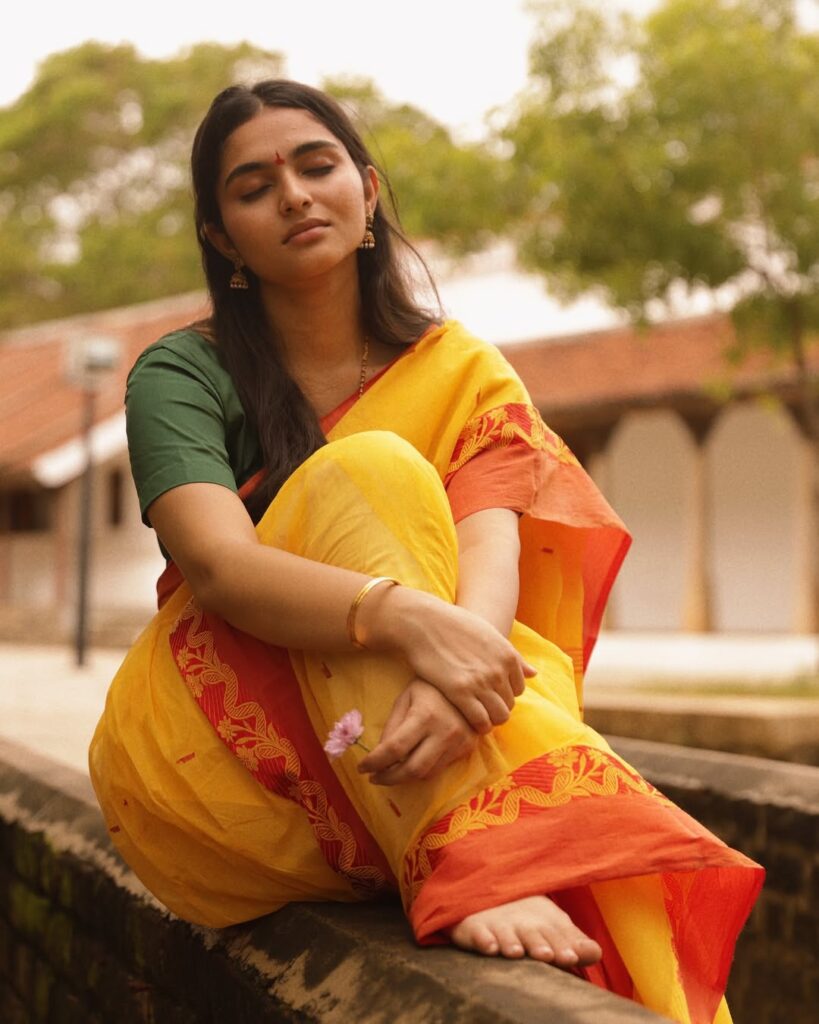 Vazhithunaiye lyrics