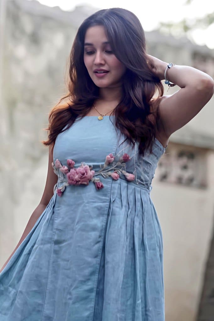 Anikha Surendran Hot