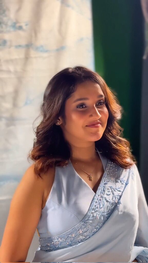 Anikha Surendran Hot