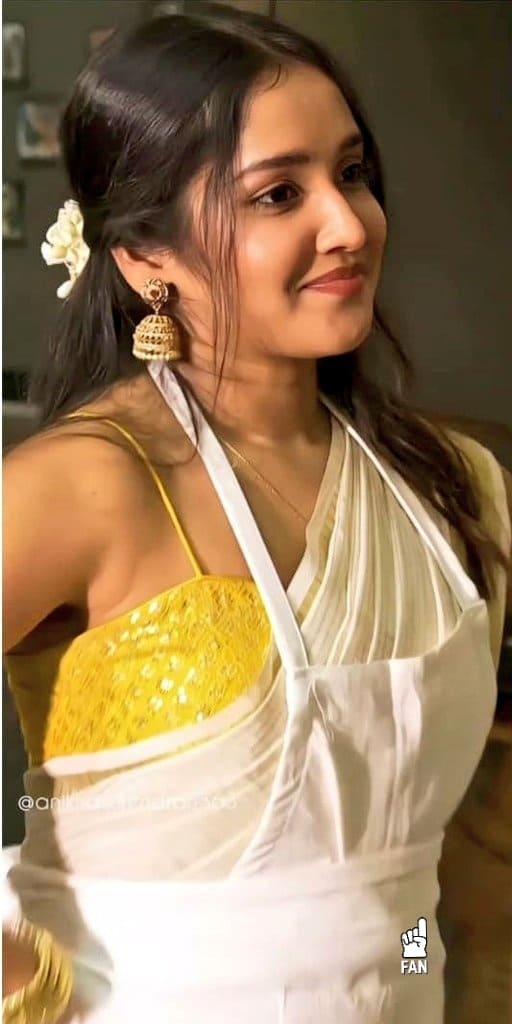 Anikha Surendran Hot