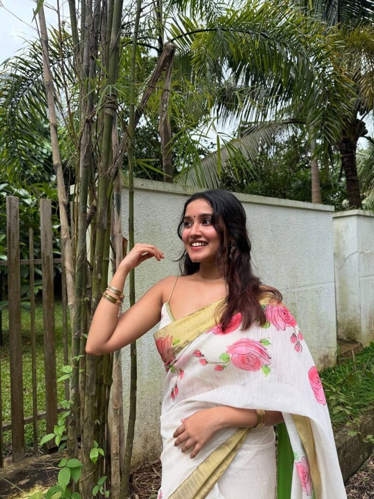 Anikha Surendran Hot