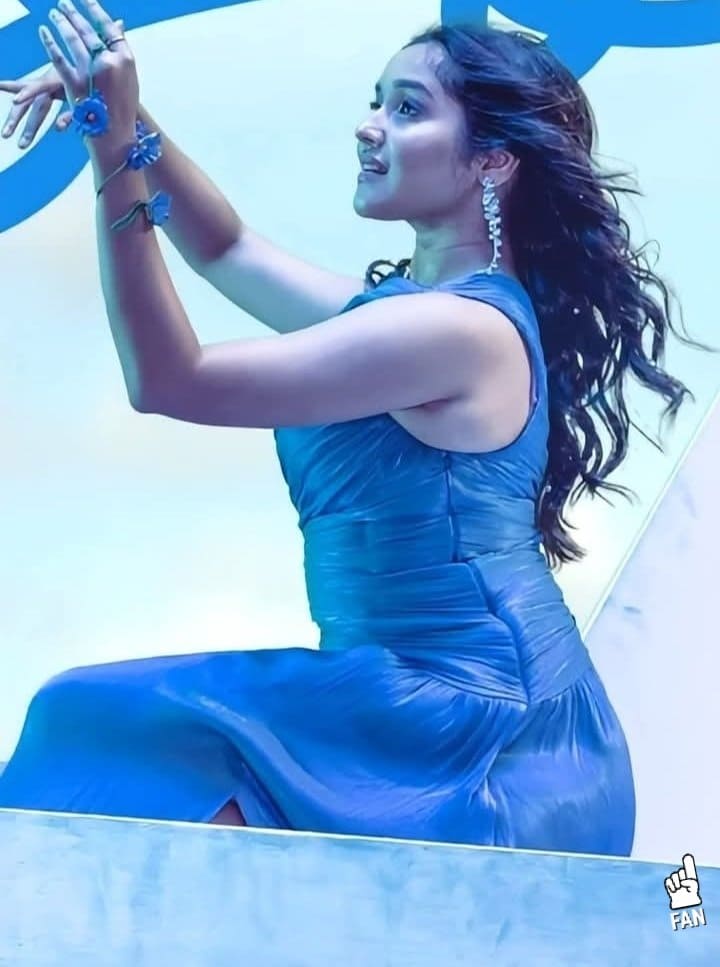 Anikha Surendran Hot