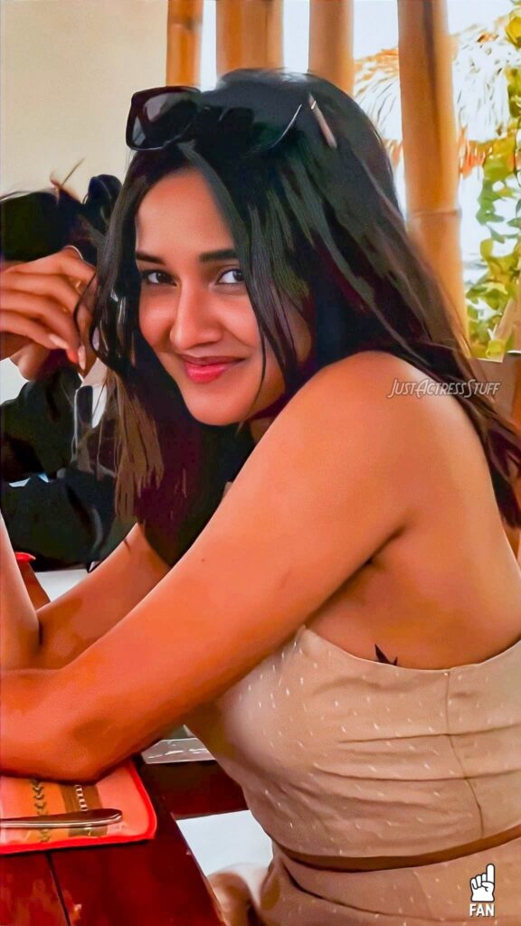 Anikha Surendran Hot