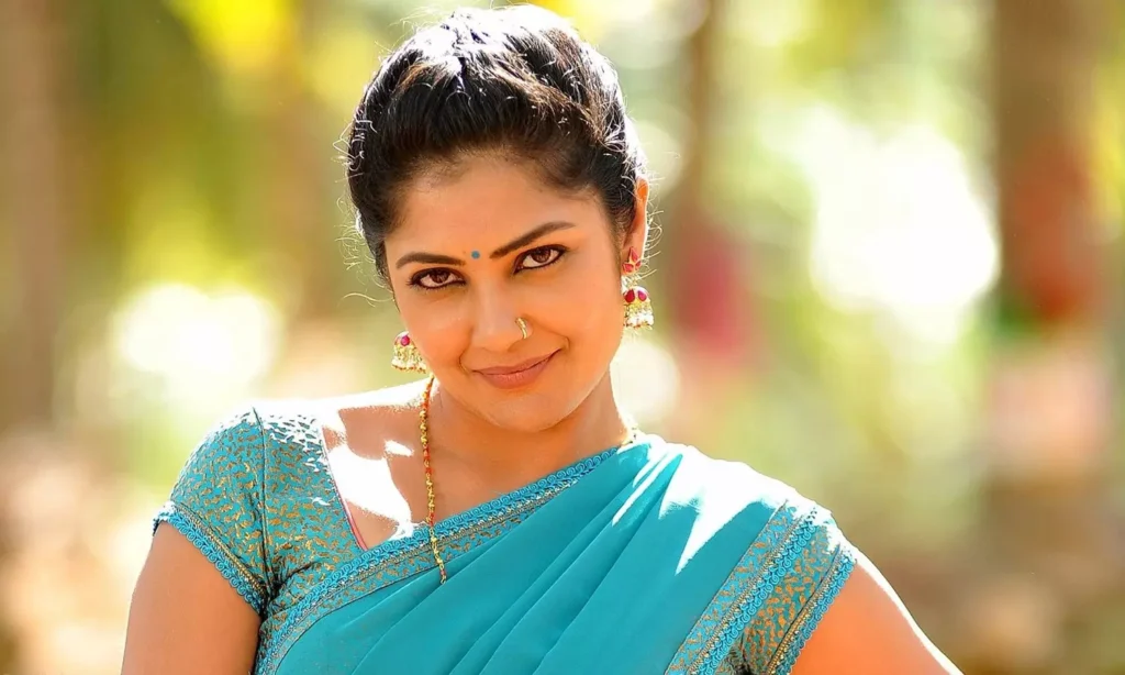 Paartha Mudhal Naale Lyrics