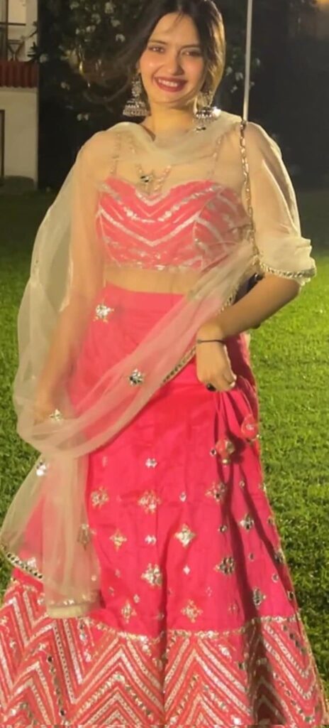 Ayraa Hot