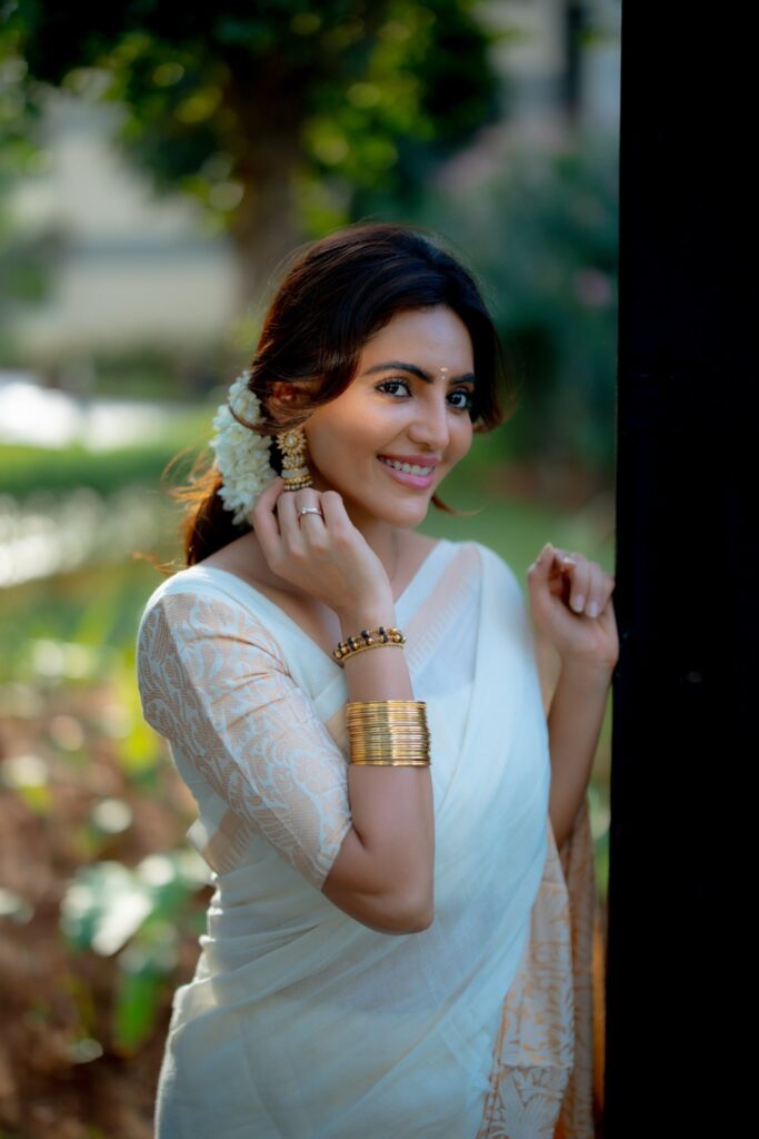 Athulya Ravi Pics