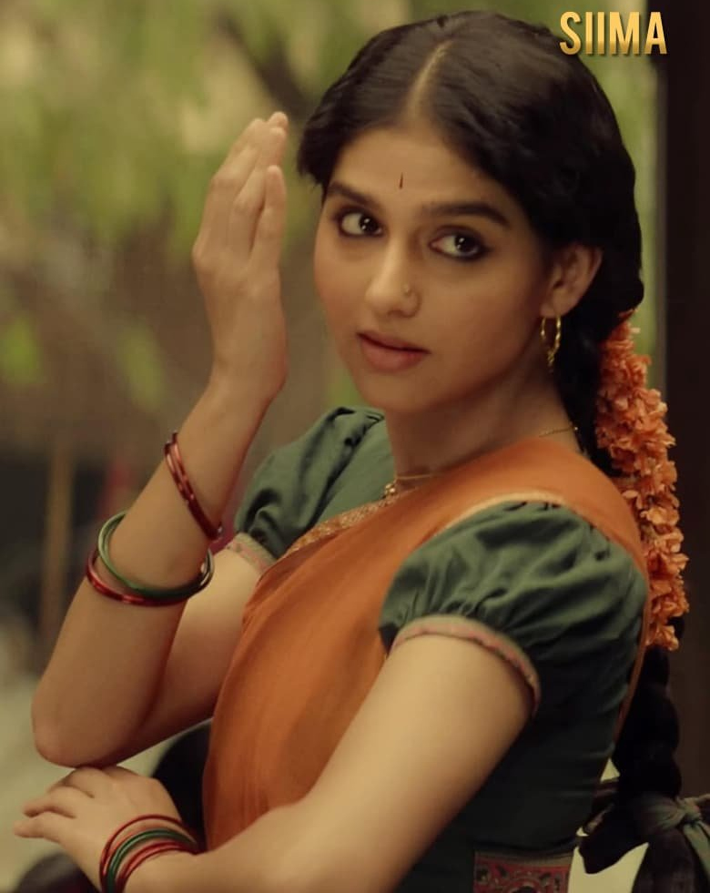 Gira Gira Gingiraagirey Translation