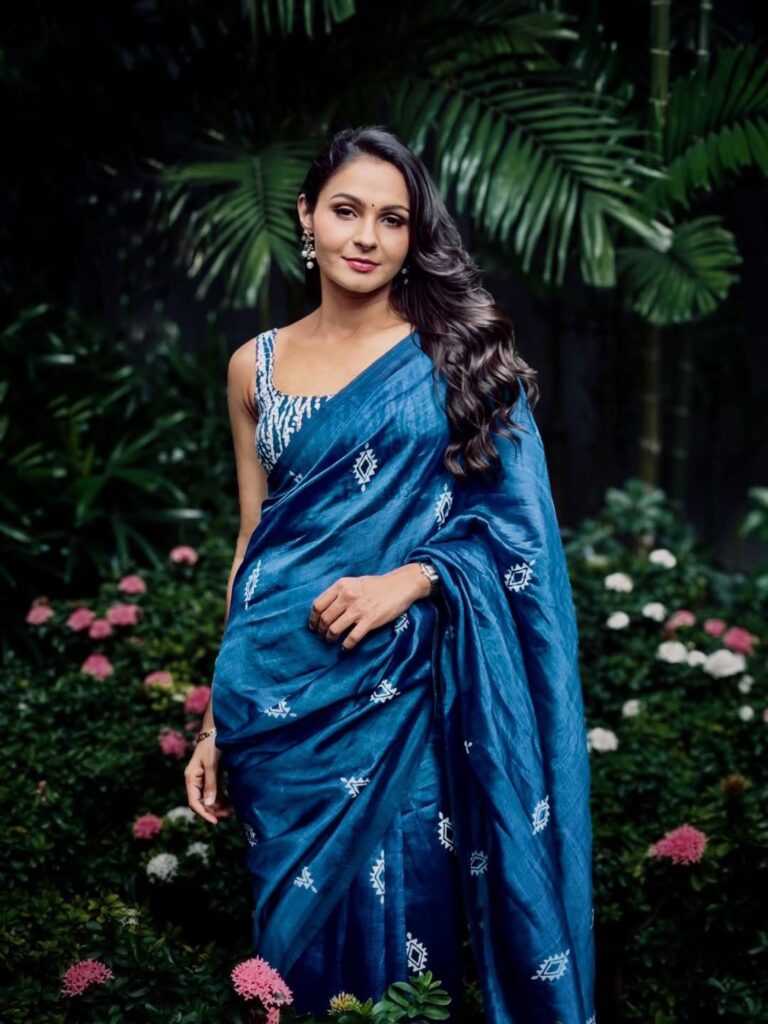 Malare Ennenna Kolam lyrics