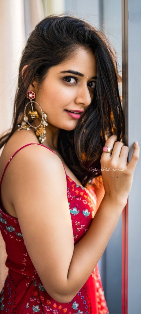 Bella Bella Song Lyrics Translation – Bhartha Mahasayulaku Wignyapthi 8 Ashika Ranganath Stills