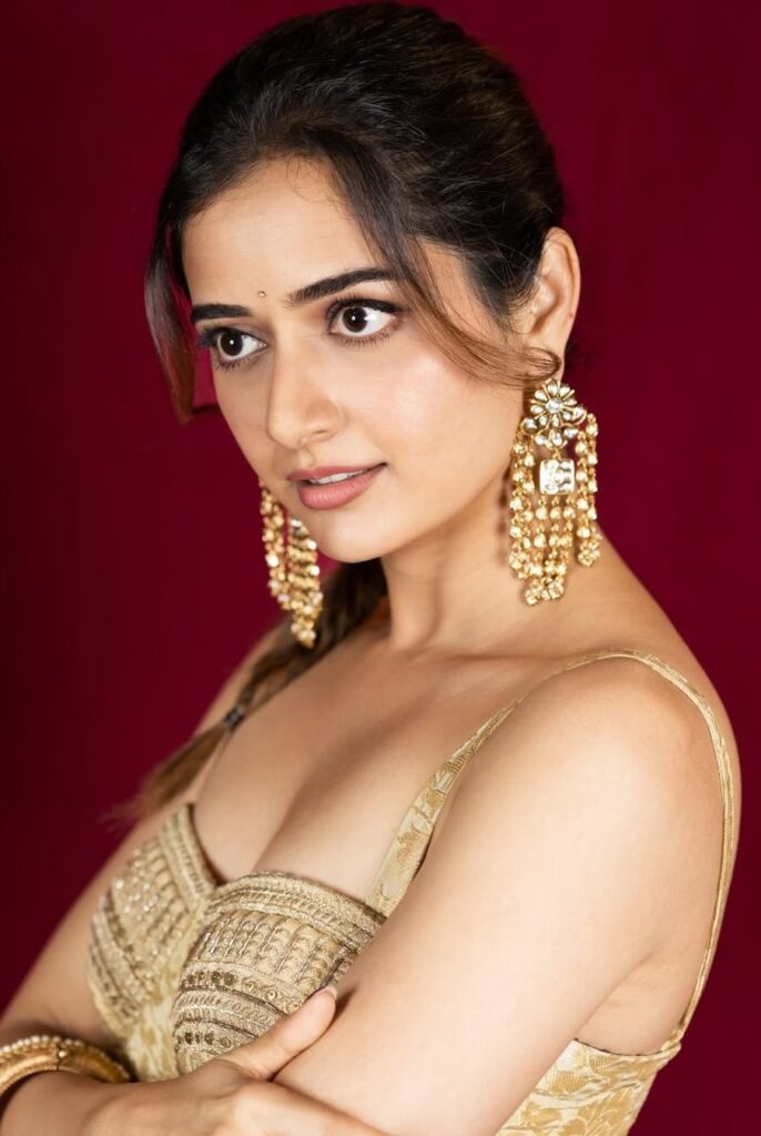 Bella Bella Song Lyrics Translation – Bhartha Mahasayulaku Wignyapthi 13 Ashika Ranganath Stills