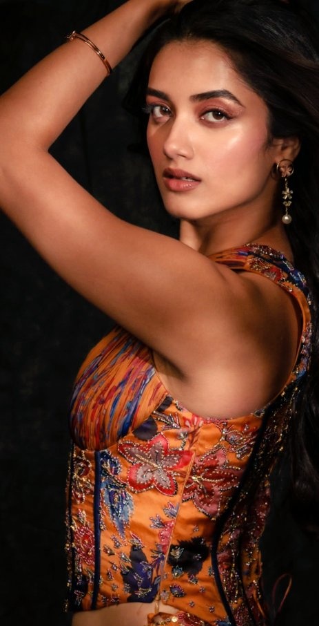 Marakka Theriyavillai Song Lyrics Translation -Poster