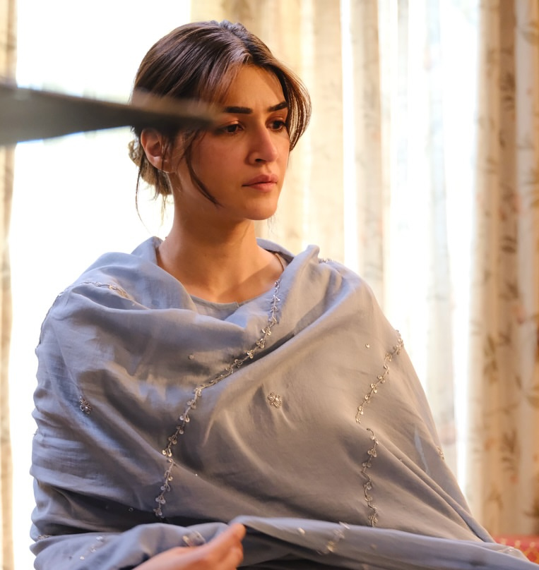 Uyiraare Uyiraare song lyrics Translation