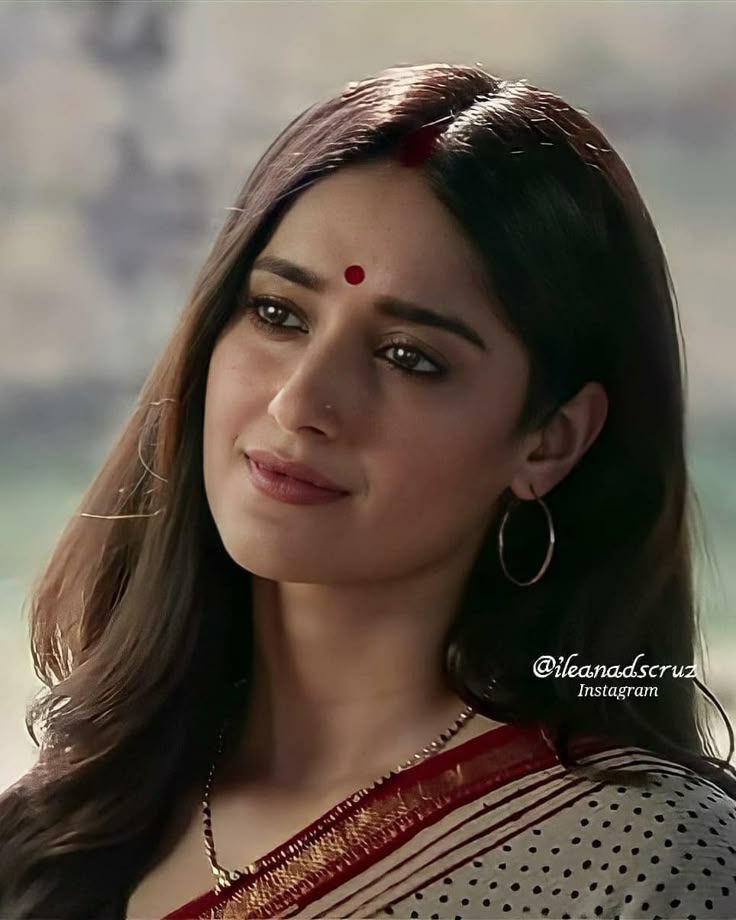 Asku Laska Lyrics Meaning in English | Nanban 1 Asku Laska Lyrics Meaning -Nanban -Actress ileana