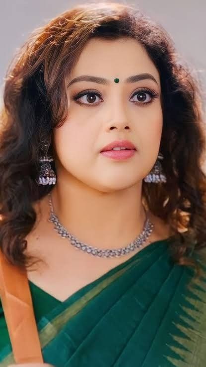 Malai Kovil Vaasalil Translation