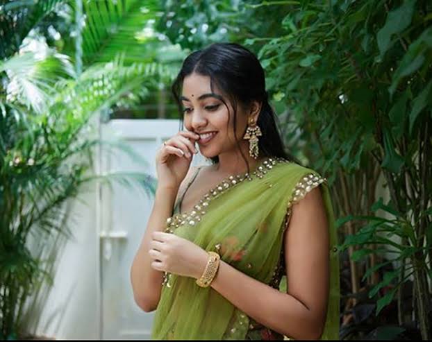 Aaromaley Dho Pogura Song