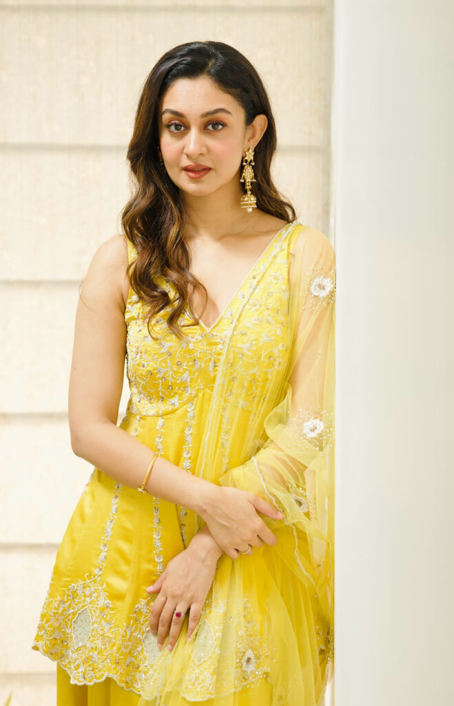 Assalu Cinema song lyrics