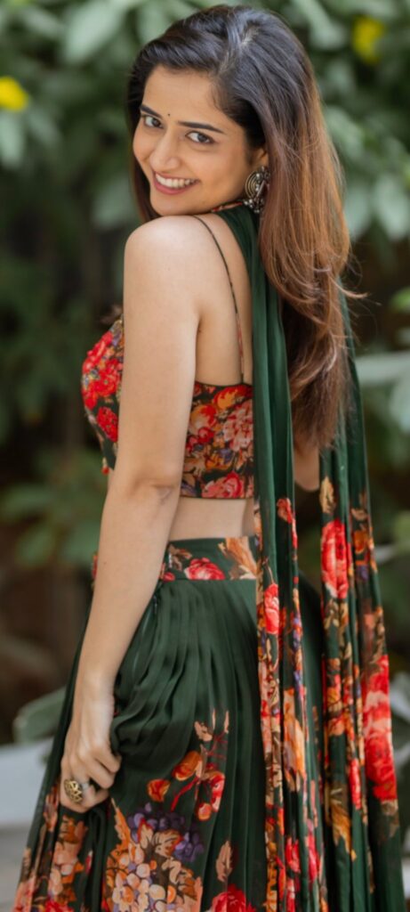 Manikuyil Isaikkuthadi Song Lyrics Meaning – Thanga Manasukkaran 1 Manikuyil Isaikkuthadi song lyrics