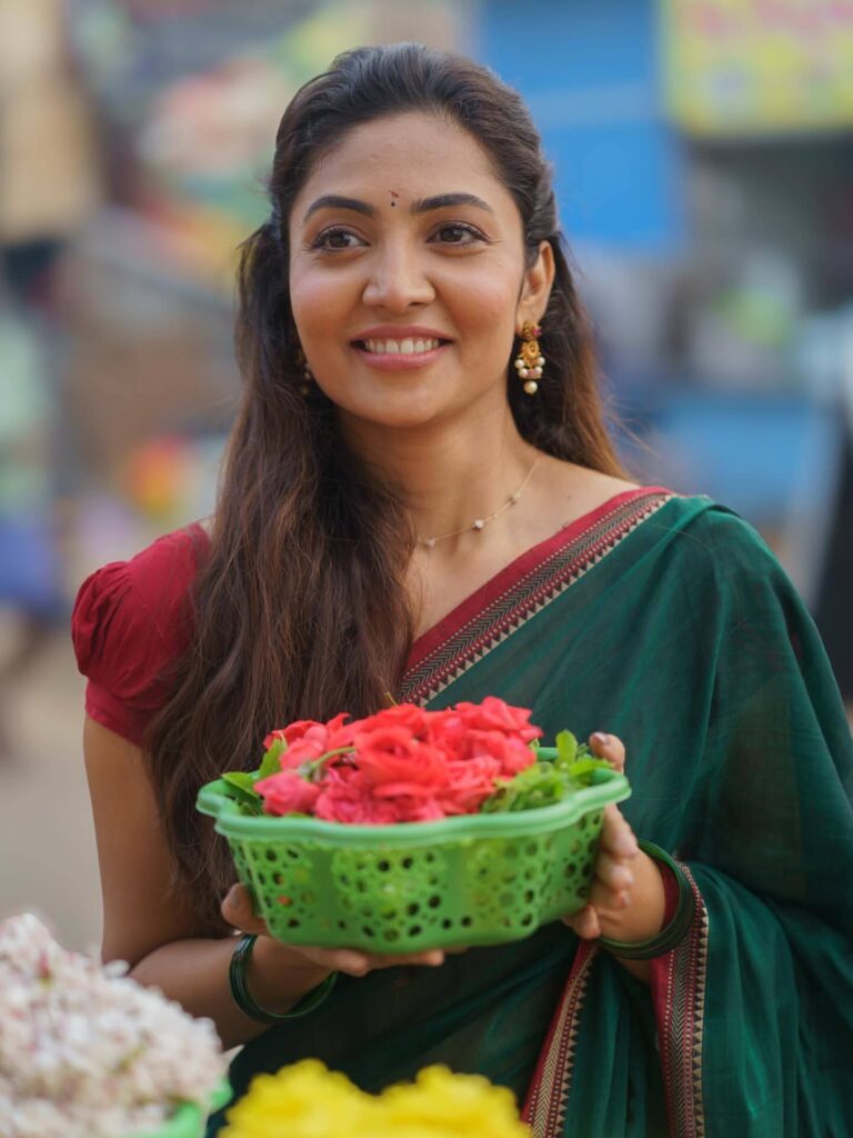 Aalaya maniyin lyrics