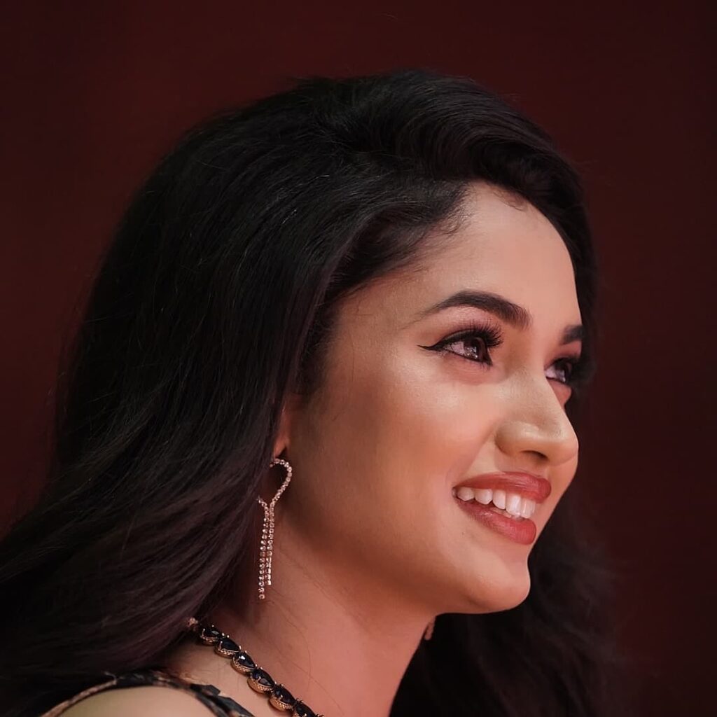 Kaalainga Poal Annanmaaroa Song Lyrics -Actress Reeshma nanaiah