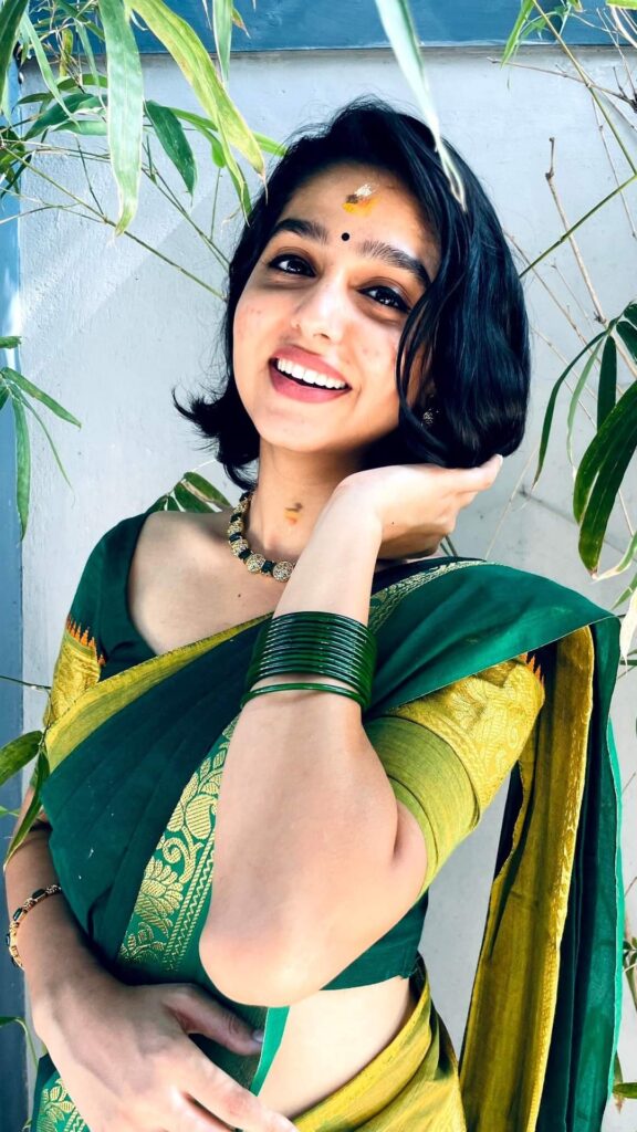 Poothathu Poonthoppu Song Lyrics Meaning – Thanga Manasukkaran 2 Poothathu Poonthoppu