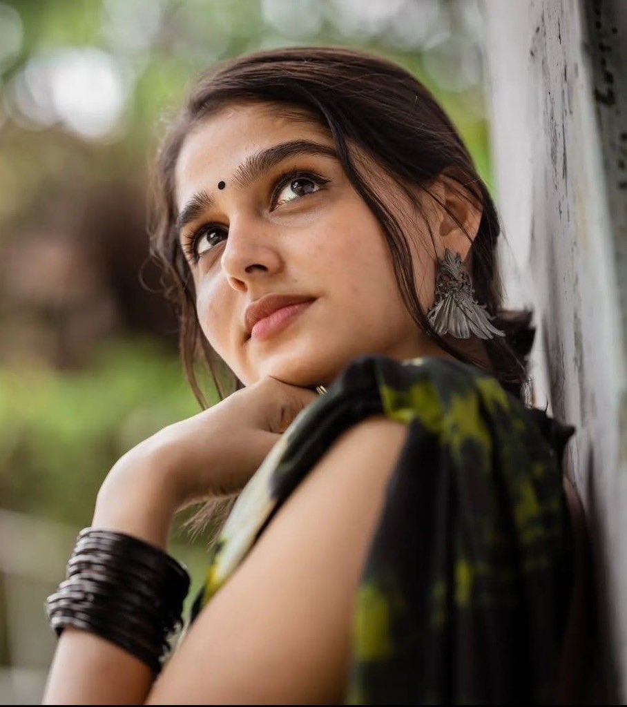 Aiyo Kadhaley Song Lyrics -Anaswara Rajan