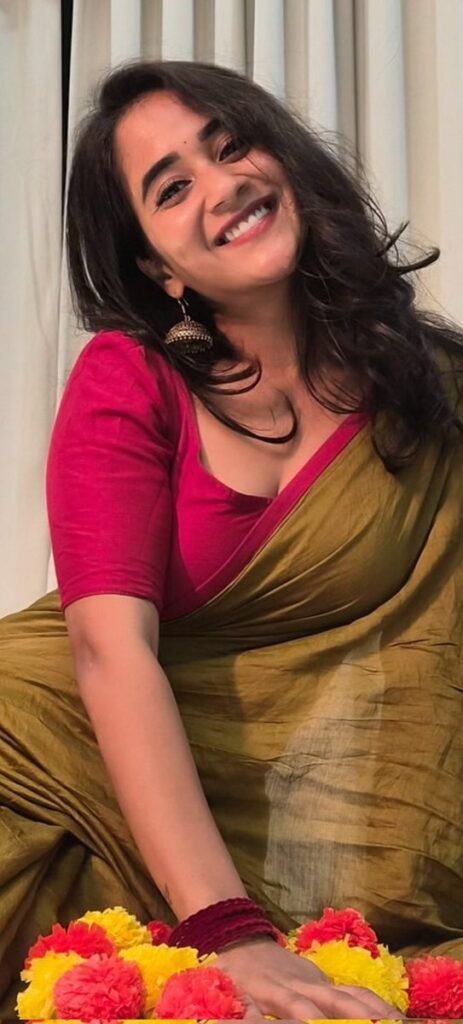 Manadhiley Song Lyrics